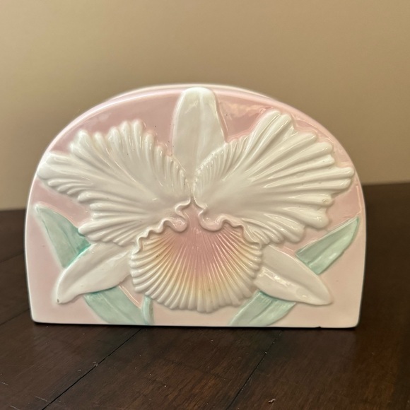 Floral Ceramic Accent in Pastel Pink‎ - Picture 1 of 5